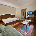 Hessischer Hof 3*