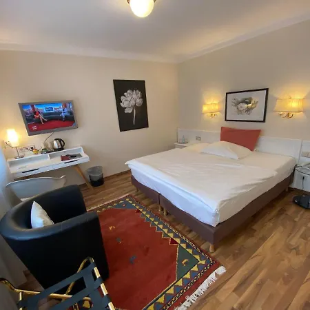 Hotel Hessischer Hof 3*