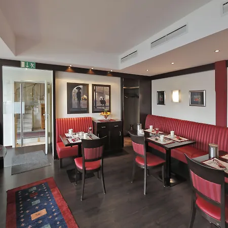 Hessischer Hof 3*