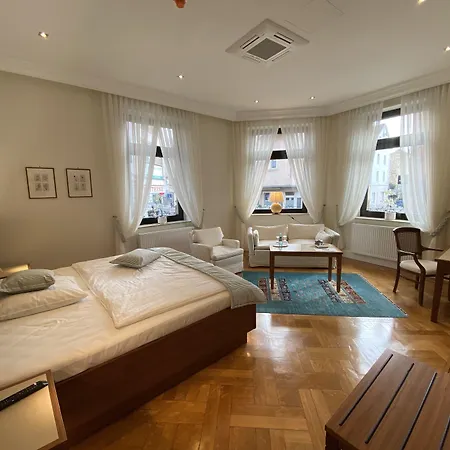 Hessischer Hof 3*